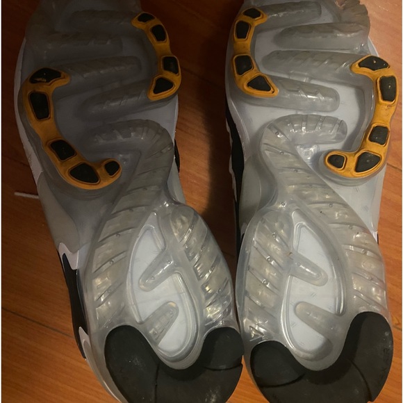 Nike Vapor Max Sneakers - Picture 2 of 3